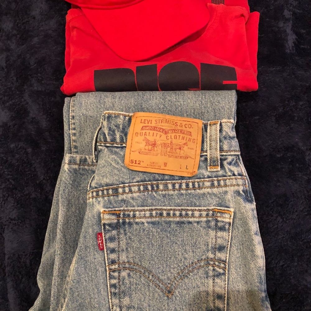 Levi’s 512 jeans  with t-shirt & cap